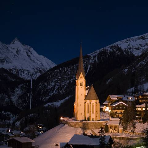 Ein Wintermärchen wartet in Heiligenblut. Wild, mystisch und heimelig. Hoch oben thront der höchste Berg Österreichs, der Großglockner.