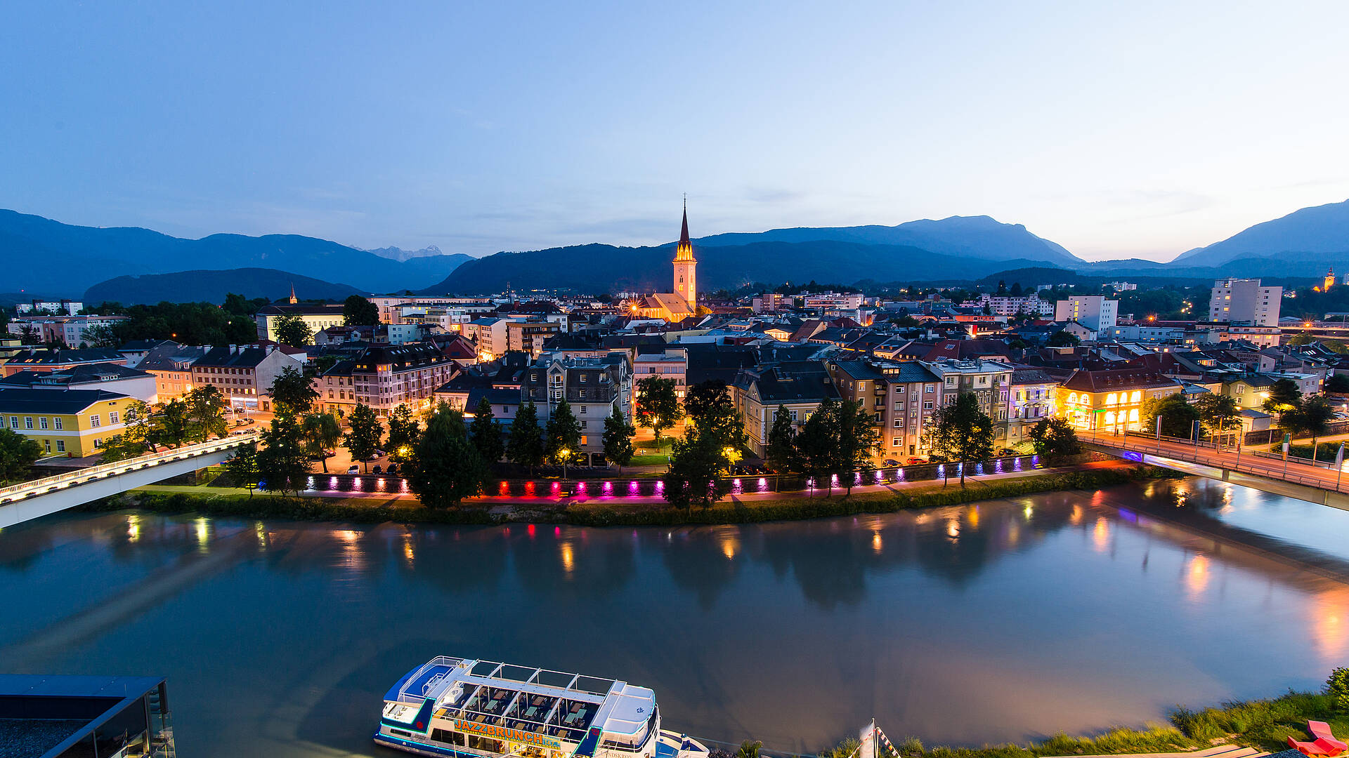 Villach bei Nacht