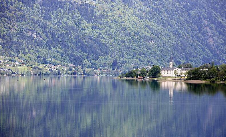 Ossiach mit dem Stift Ossiach in der Region Villach