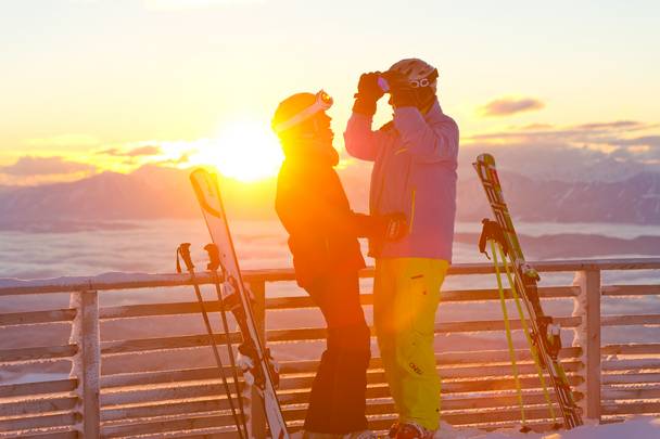 Skifahren auf der Gerlitzen Alpe bei stimmungsvollem Sonnenlicht