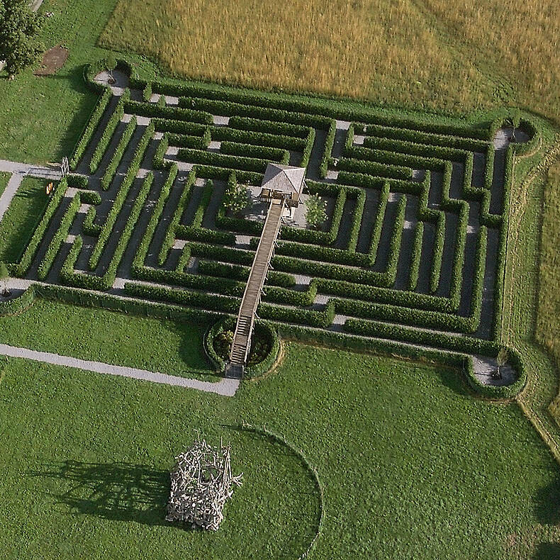 Labyrinth von Schloss und Tierpark Rosegg im Rosental