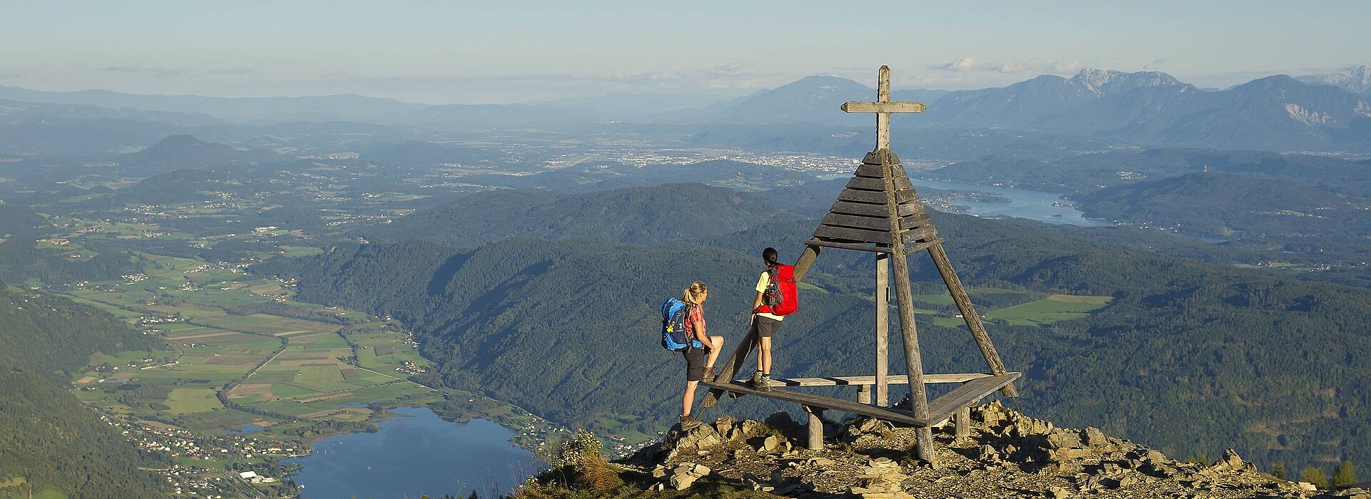 Wandern auf der Gerlitzen am Alpe-Adria-Trail in der Region Villach