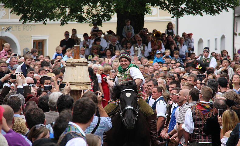 Kufenstechen in Feistritz an der Gail in der Naturarena Kärnten