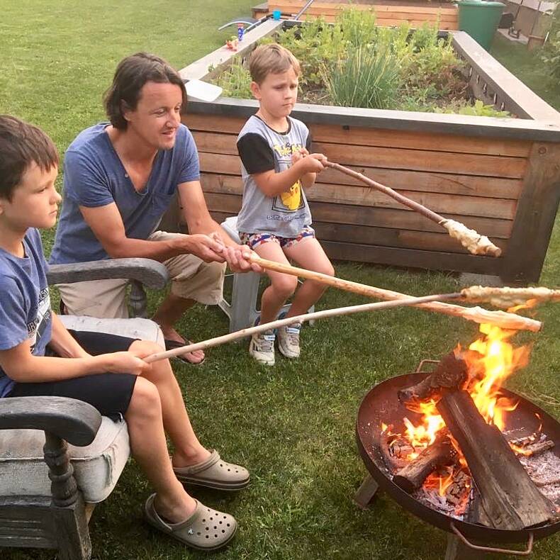 Steckerlbrot am Lagerfeuer