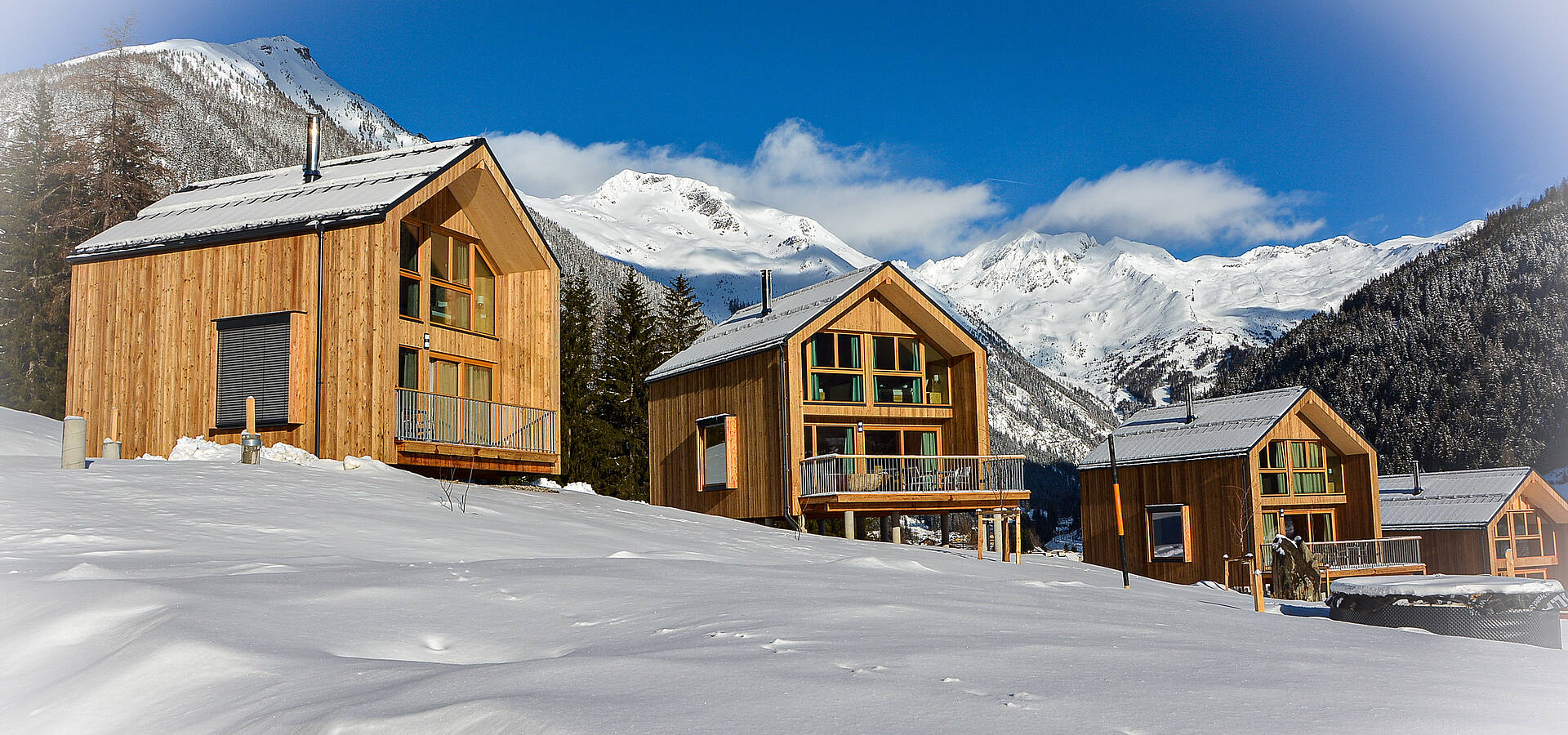 HOCHoben Camping Chalets im Winter