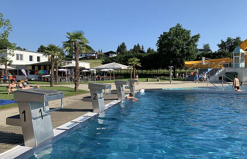 Vier Sportbahnen im Erlebnisschwimmbad Völkermarkt