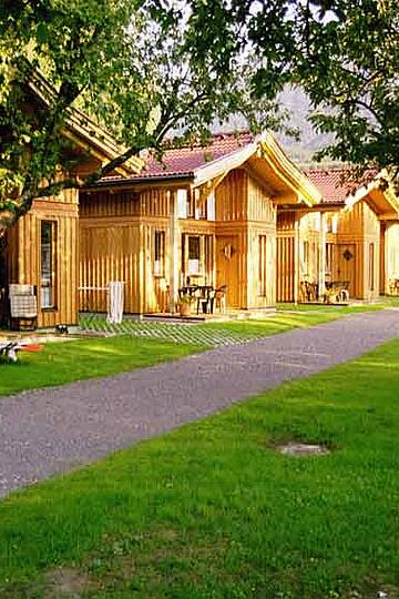 Social Camping c Alpencamp Ferienchalet