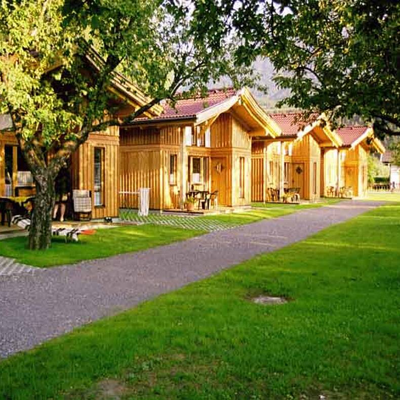 Social Camping c Alpencamp Ferienchalet