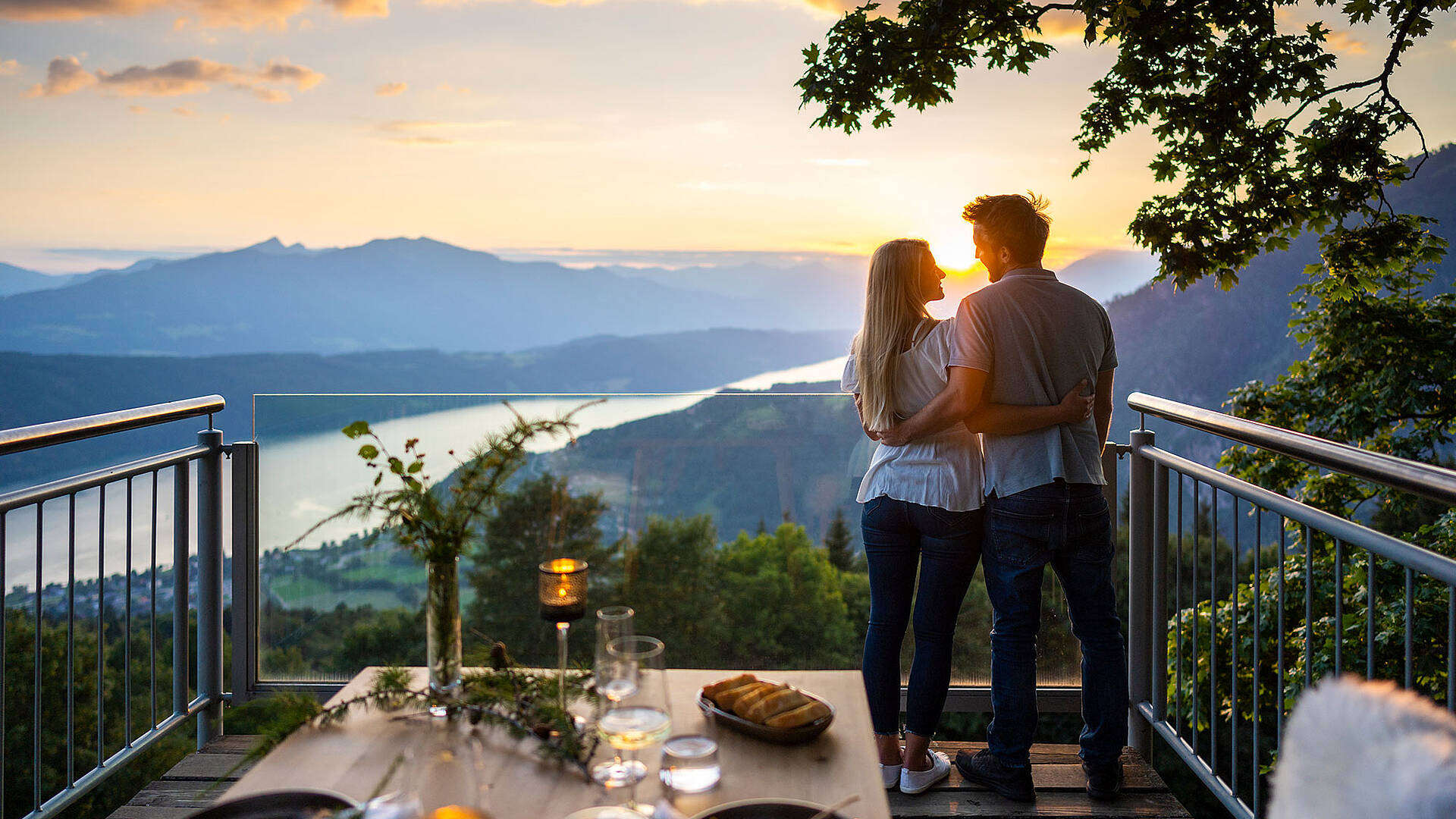 Kulinarische Tafel am Sternenbalkon 