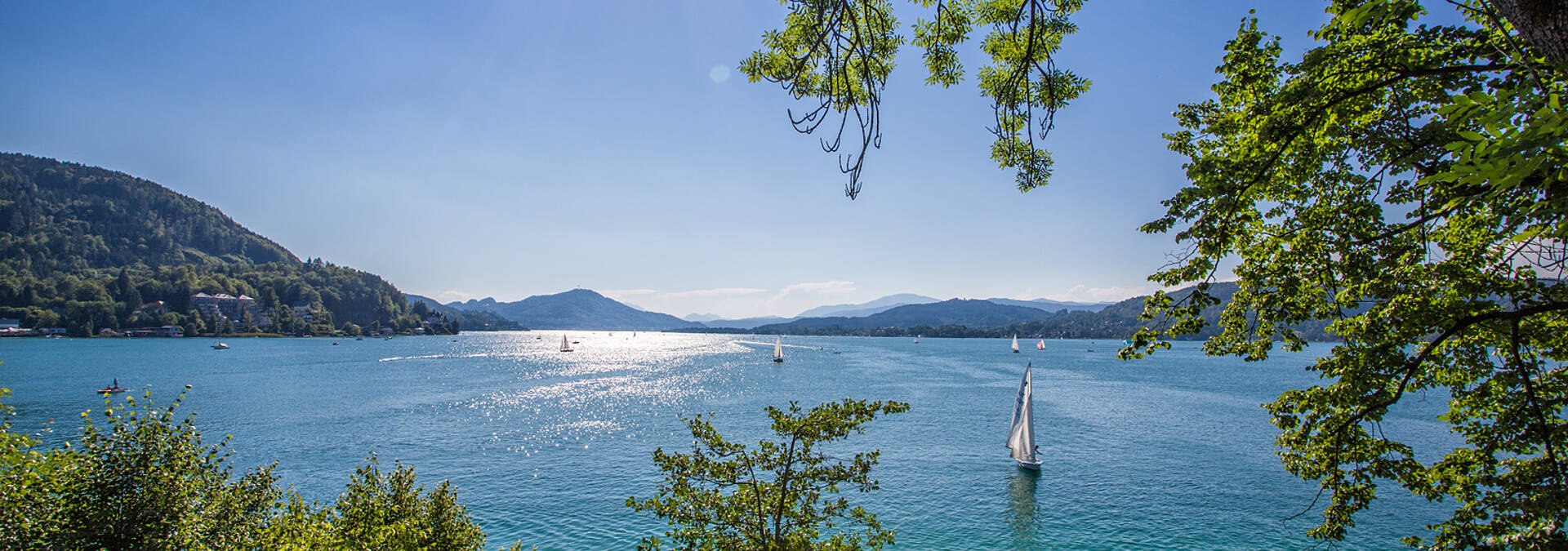 Wörthersee mit Segelbooten