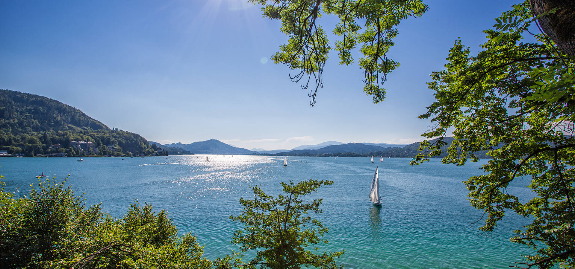 Wörthersee mit Segelbooten