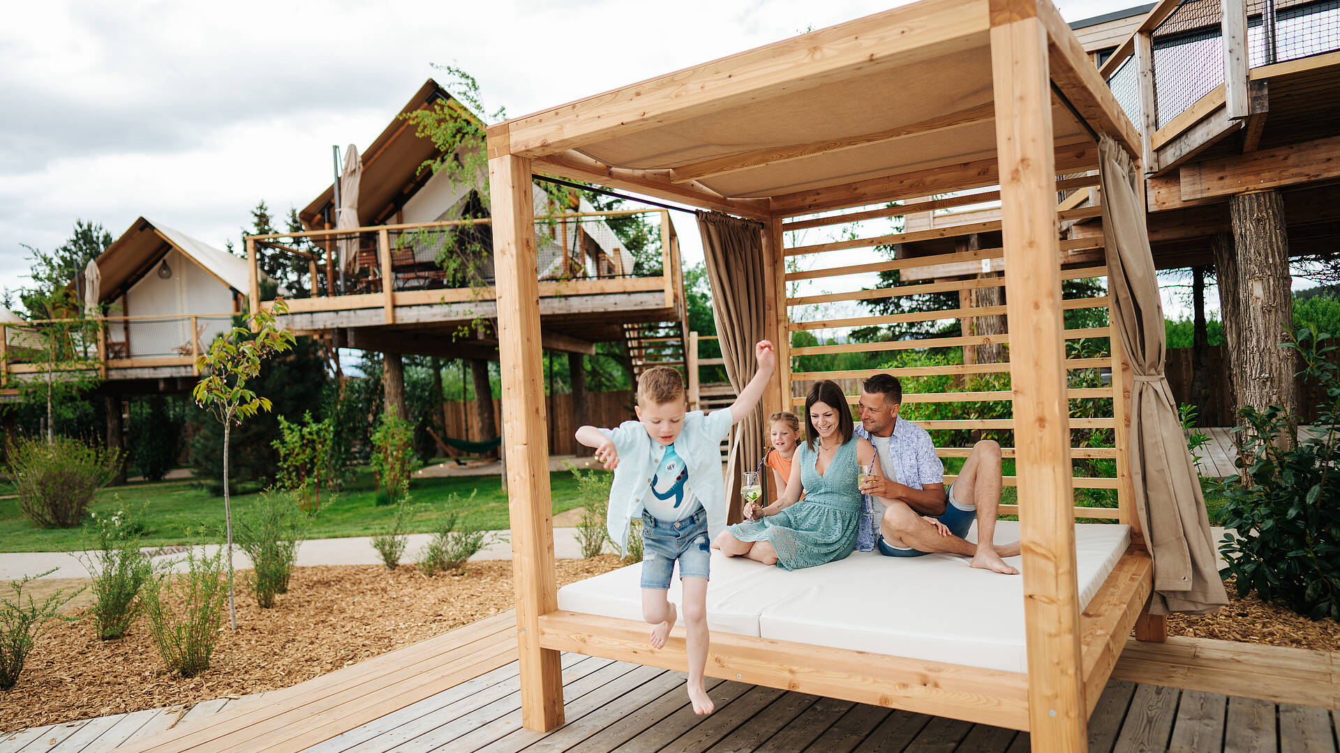 Mit der Familie am Glamping-Resort Pirkdorfer See