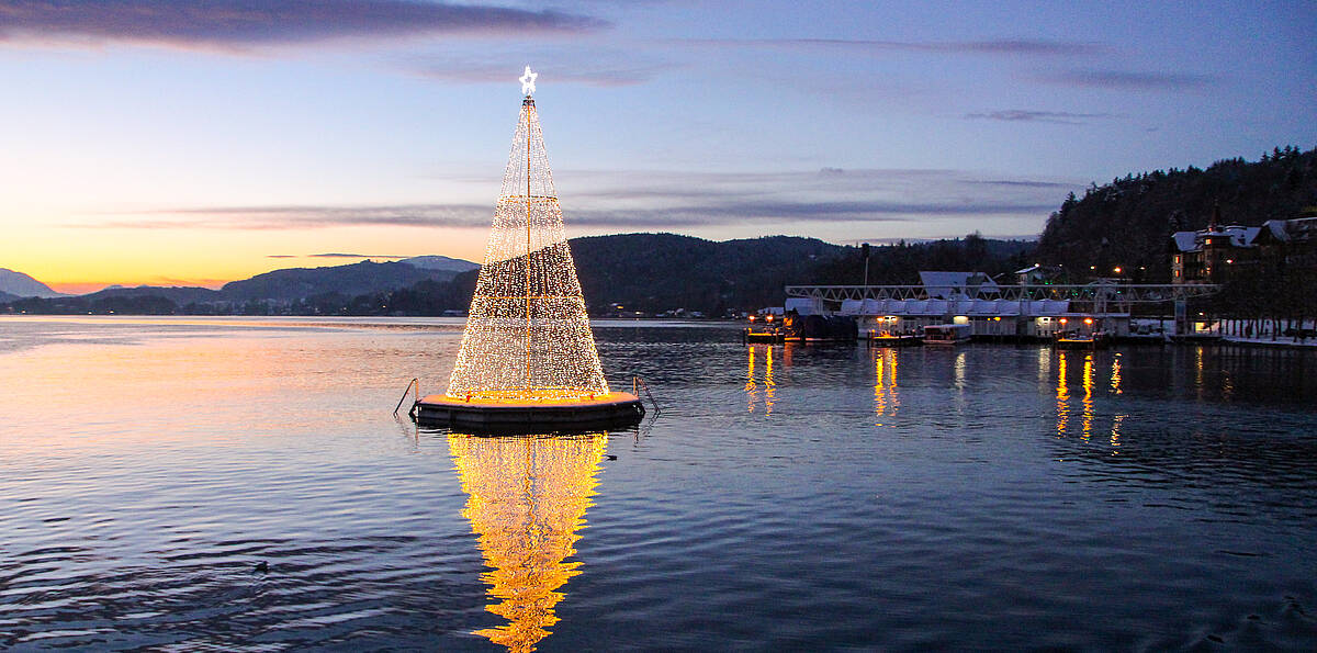 Advent Klagenfurt Winter Ostbucht Christbaum